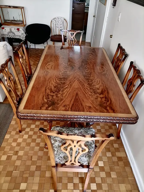 Mesa barnizada Muebles La Reina